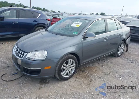 2007 Volkswagen Jetta 2.5 z USA, uszkodzony, nr VIN 3VWDG71K07M082323
